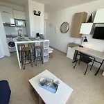 Appartement 2 Pieces, Piscine, Balcon, Parking, Proche Plage - La Rochelle - Fr-1-246-529