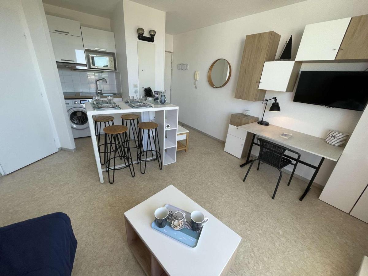 2 Pieces, Piscine, Balcon, Parking, Proche - La Rochelle - Fr-1-246-529 Apartment *