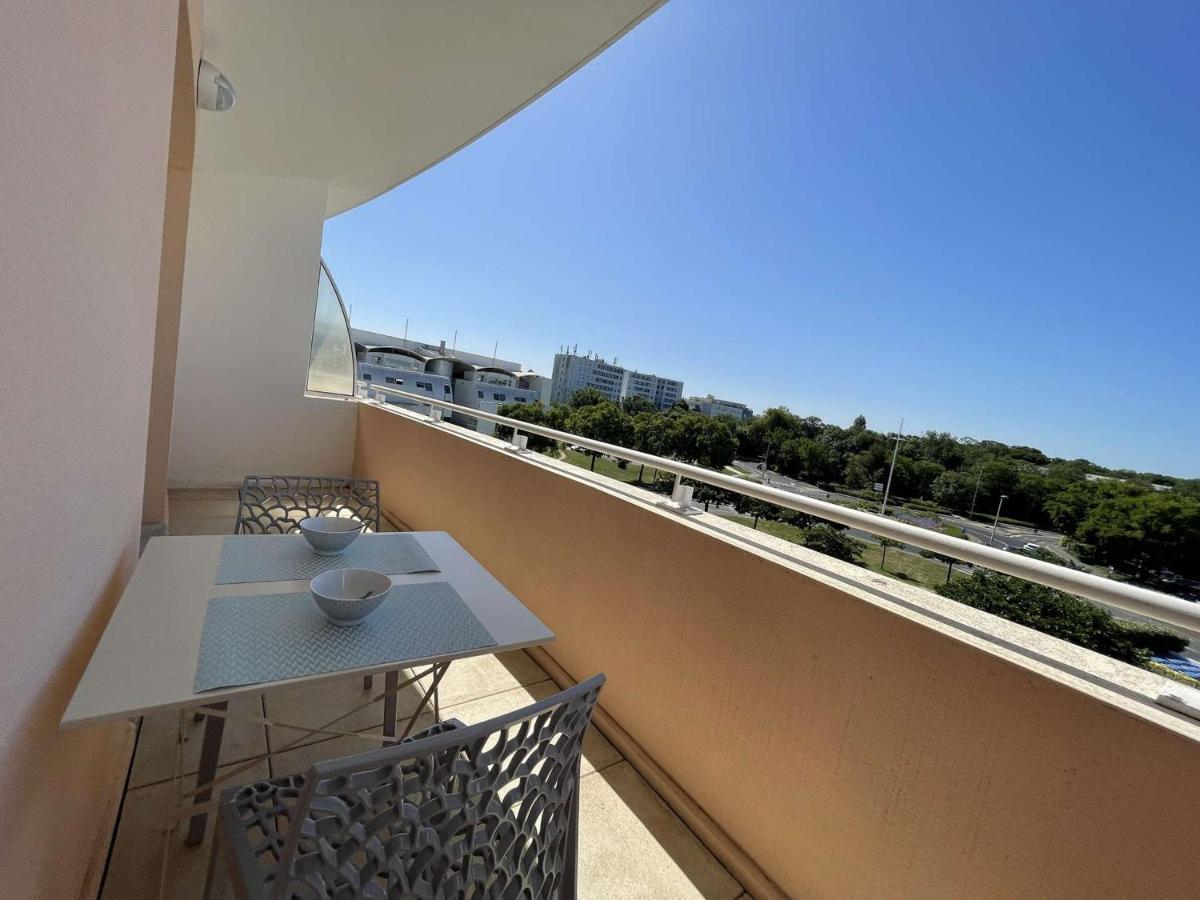 Apartment 2 Pieces, Piscine, Balcon, Parking, Proche - La Rochelle - Fr-1-246-529