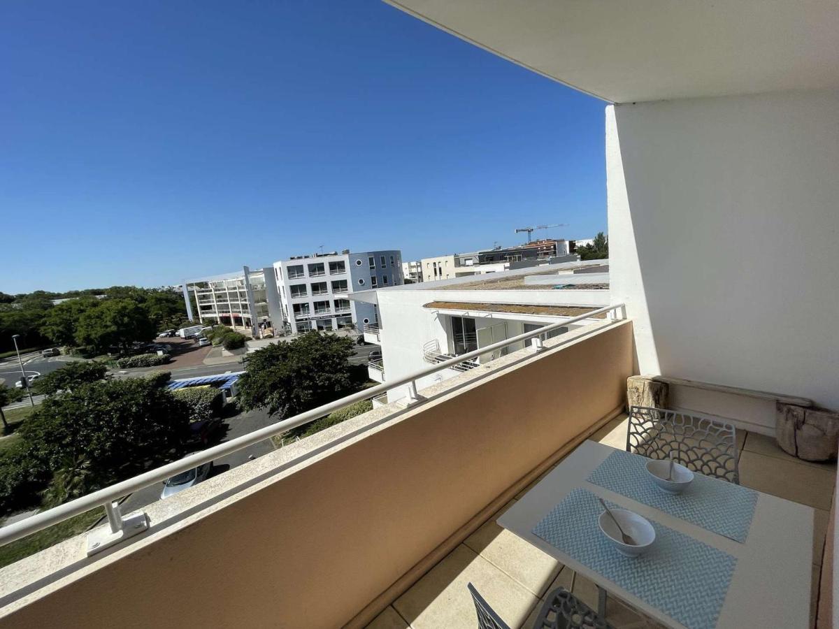 2 Pieces, Piscine, Balcon, Parking, Proche - La Rochelle - Fr-1-246-529 Apartment *