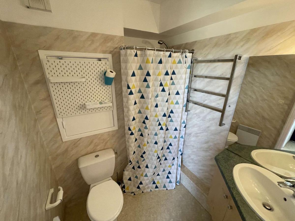 2 Pieces, Piscine, Balcon, Parking, Proche - La Rochelle - Fr-1-246-529